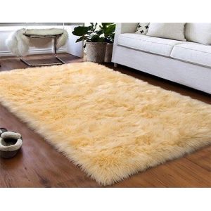 fur rug ..neww