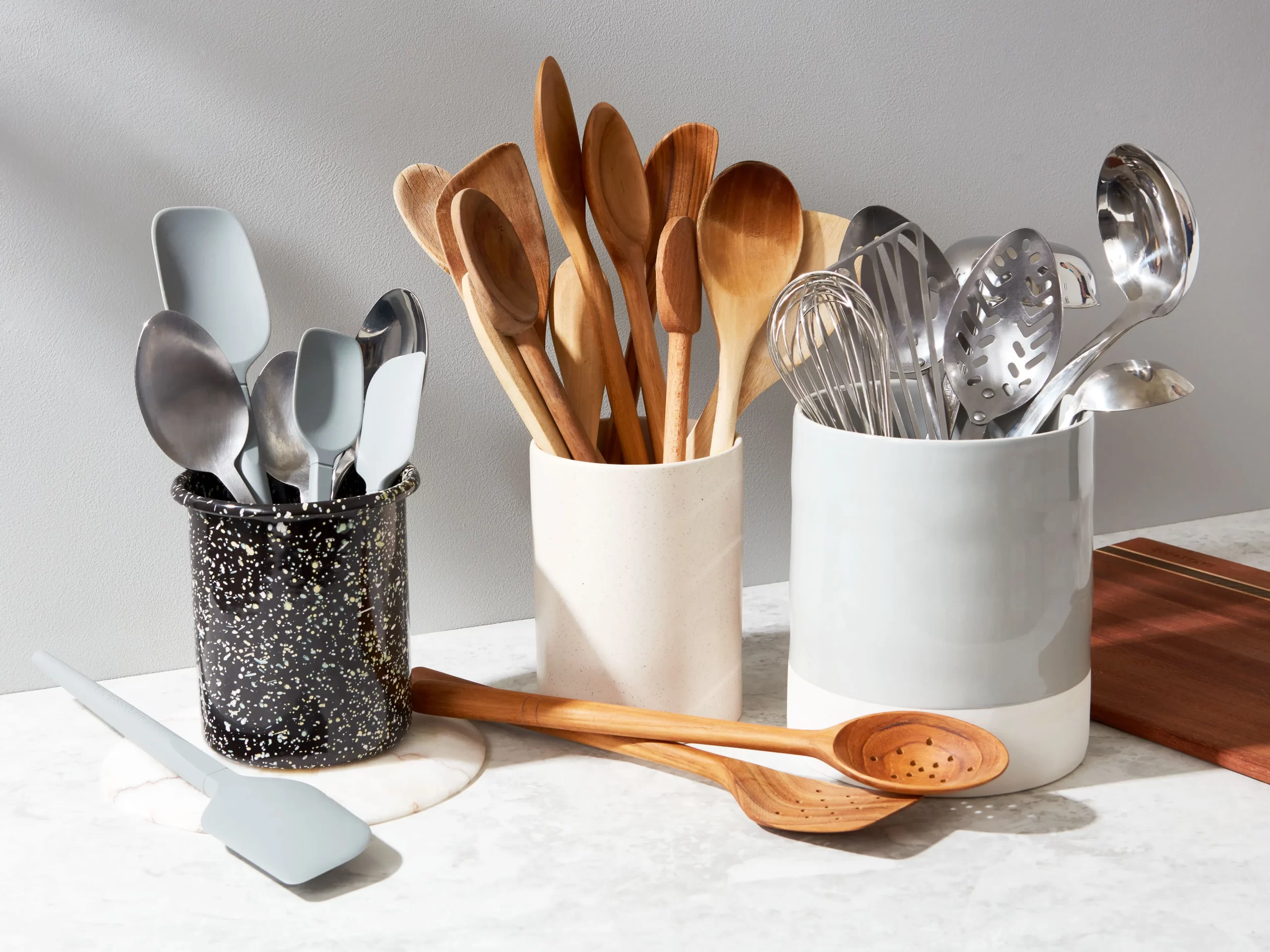 Kitchen utensil holder: Pot holders offer a number of benefits